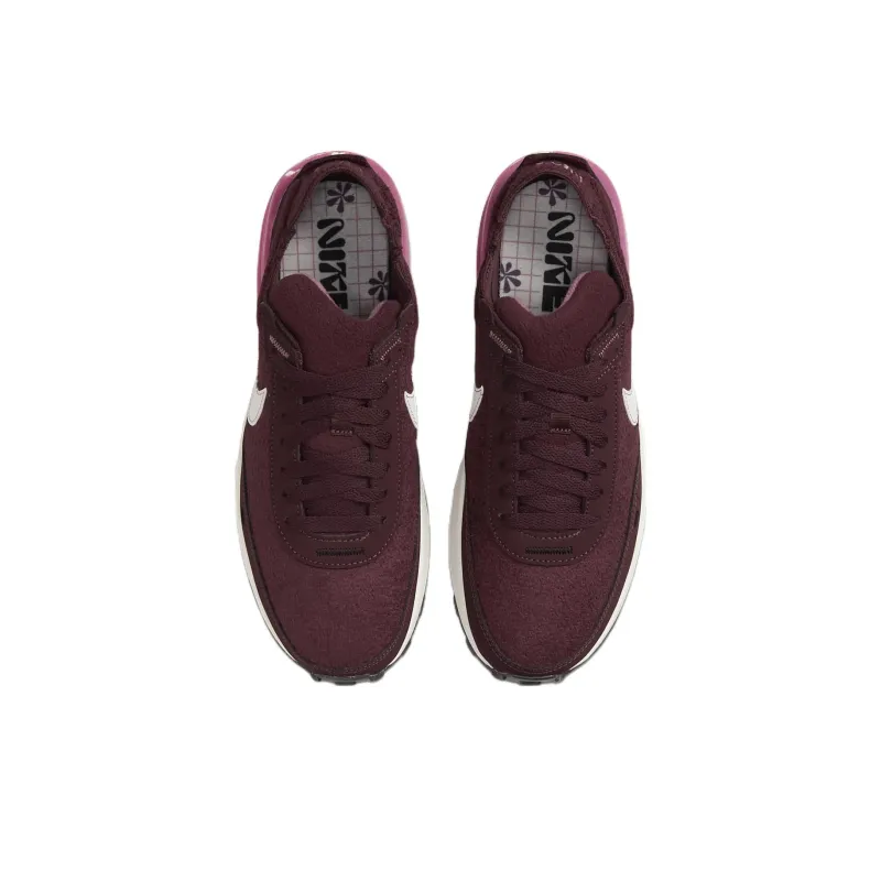 Nike Waffle Burgundy Nike Trainers Womens Women's Waffle One SE