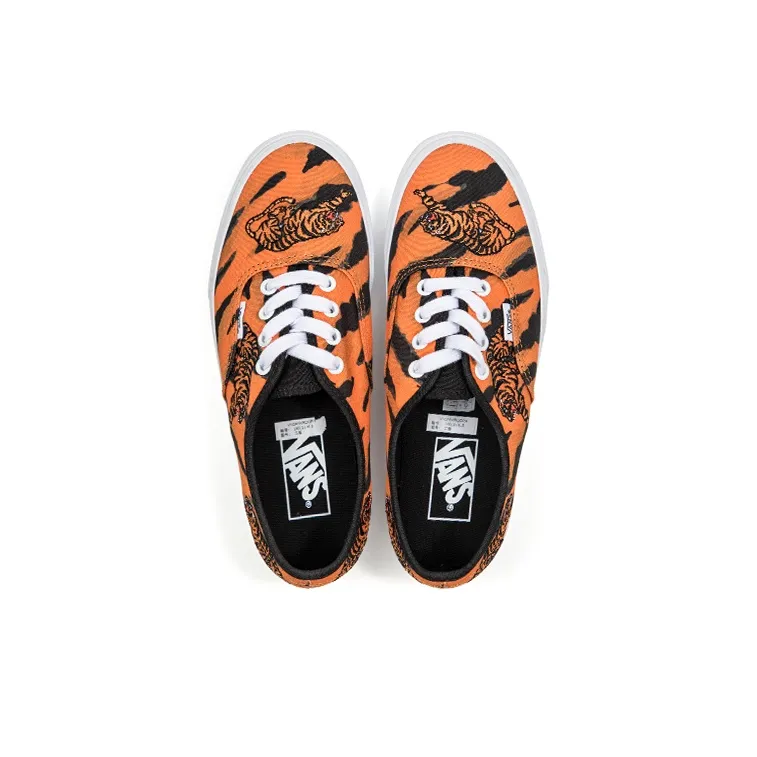 Vans Authentic Anti-Slip And Wear-Resistant Lightweight Low-Top Skateboard Shoes Unisex Black Orange-4