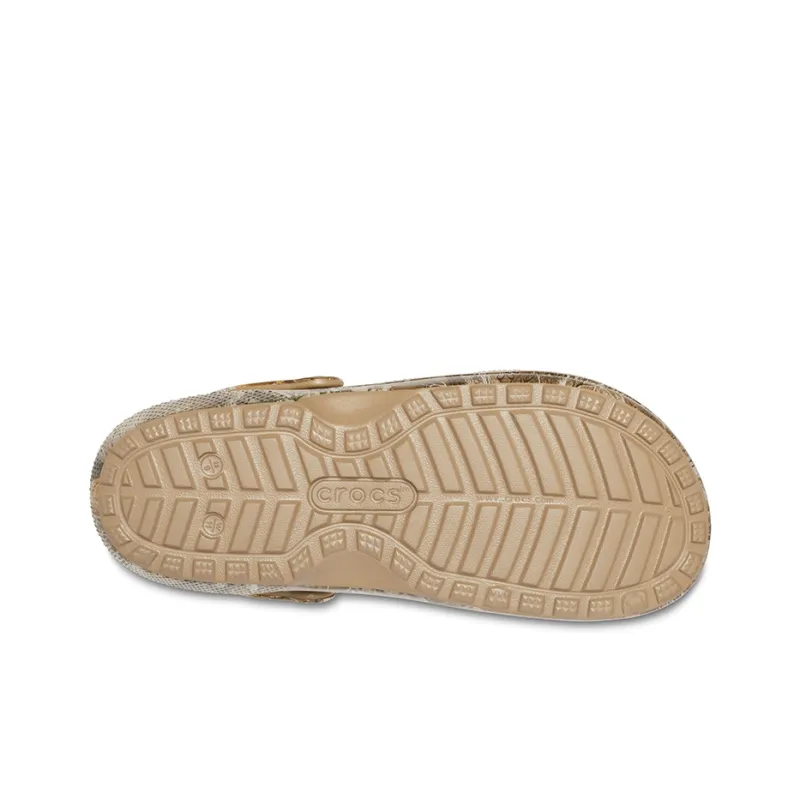 Crocs Classic Lined Realtree Edge Clog 'Brown'-6