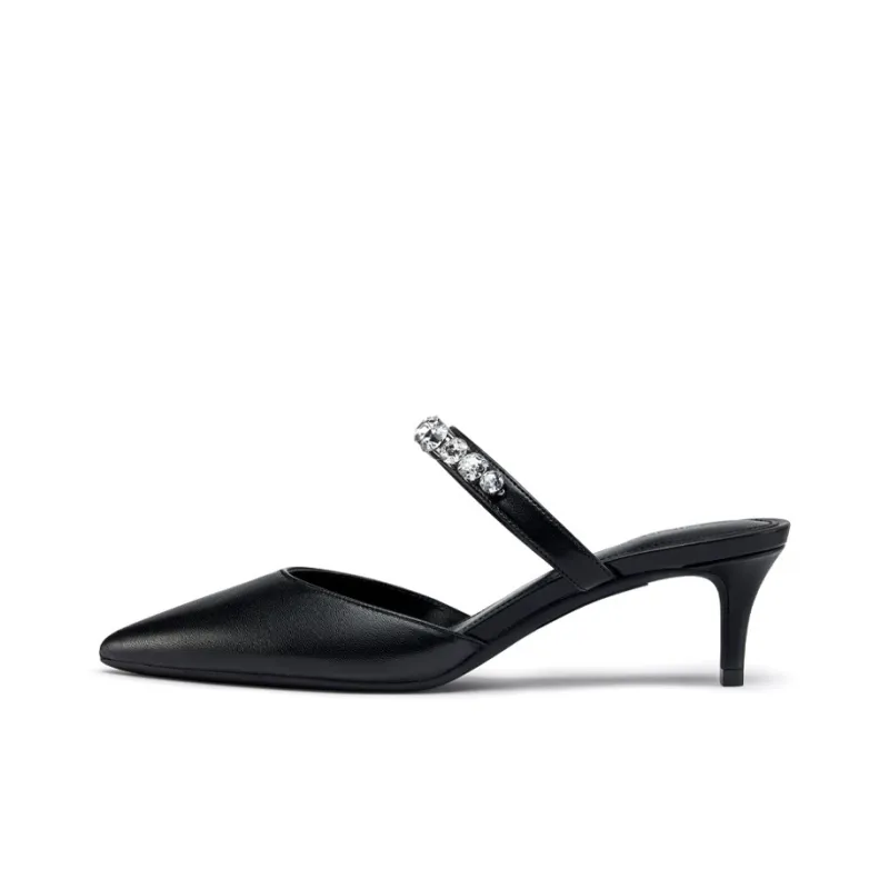 MICHAEL KORS Jessa Abrasion Resistant Closed Toe Slippers Women's Black-0