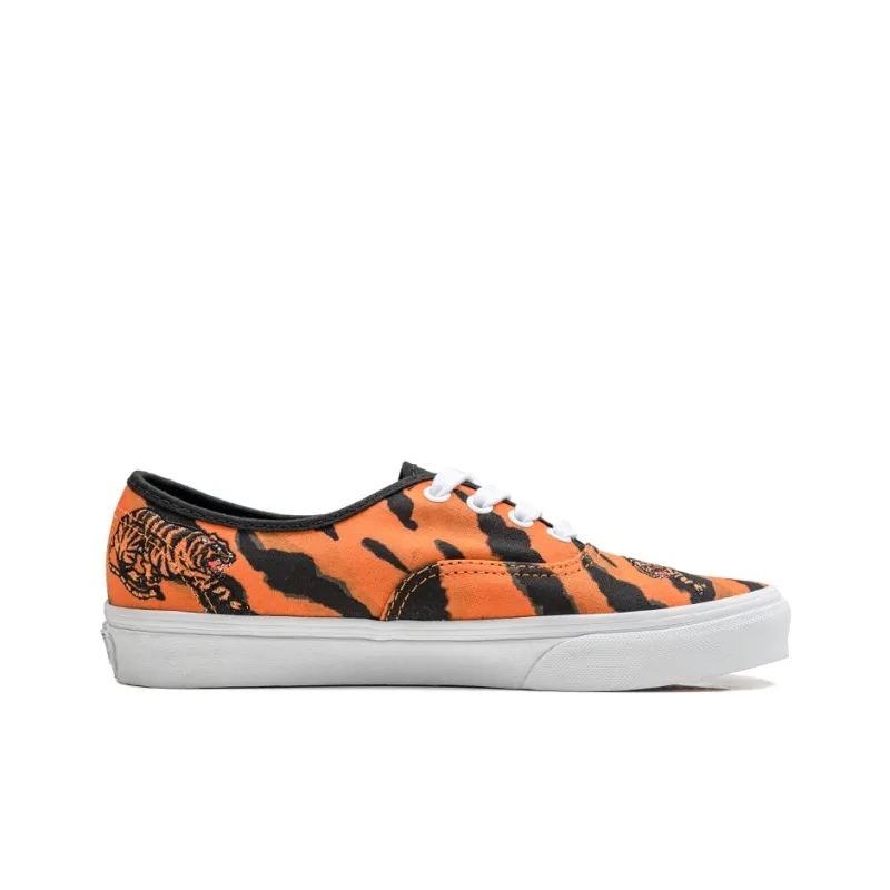 Vans Authentic Anti-Slip And Wear-Resistant Lightweight Low-Top Skateboard Shoes Unisex Black Orange-2