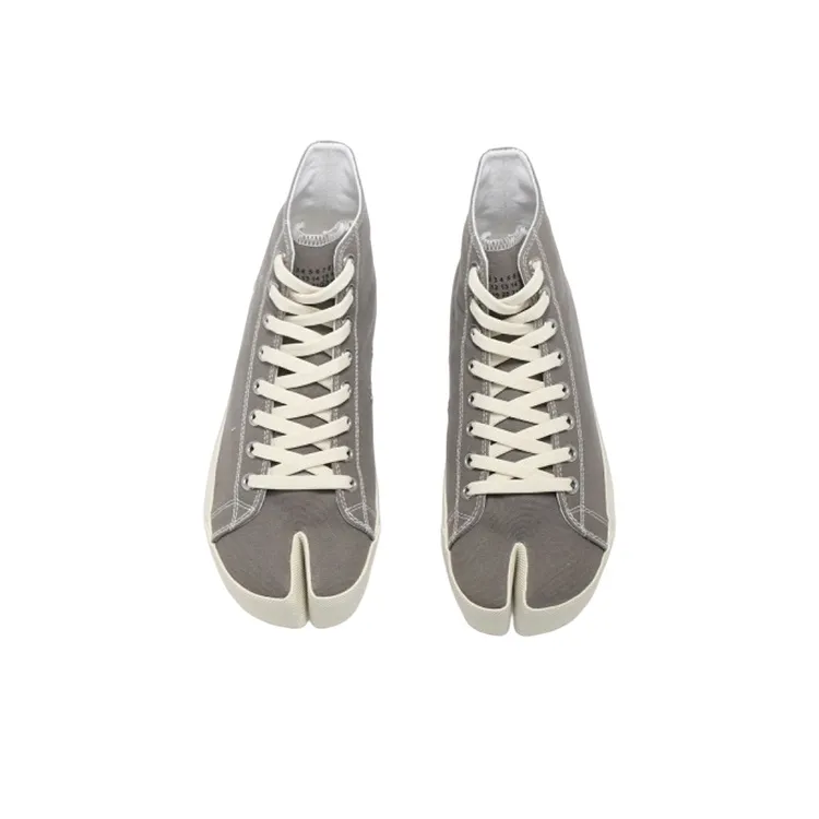 Maison Margiela Tabi Stylish Skateboarding Shoes Men's Gray-3