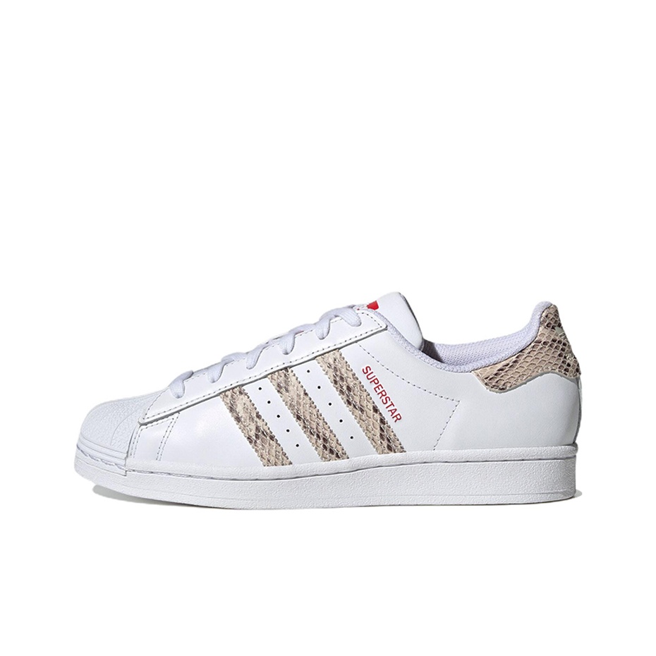 Adidas Women s Superstar in White Size 9.5 HQ1918