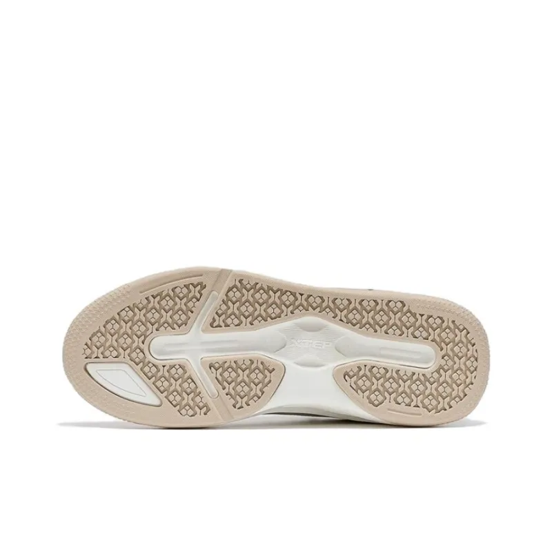 XTEP Liekong 2.0 Anti-Slip Wear-Resistant Low-Top Casual Shoes Men's Milk Tea White-4