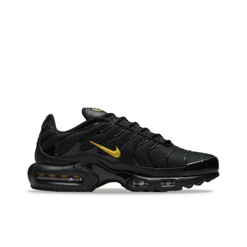 Nike Air Max Plus Black Smoke Grey Solar Flare Dark Smoke Grey-1