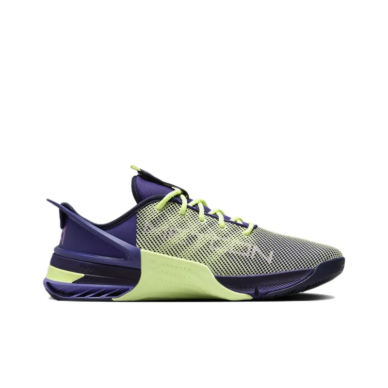 Nike Metcon 8 FlyEase Amp 'Court Purple Barely Volt'-1