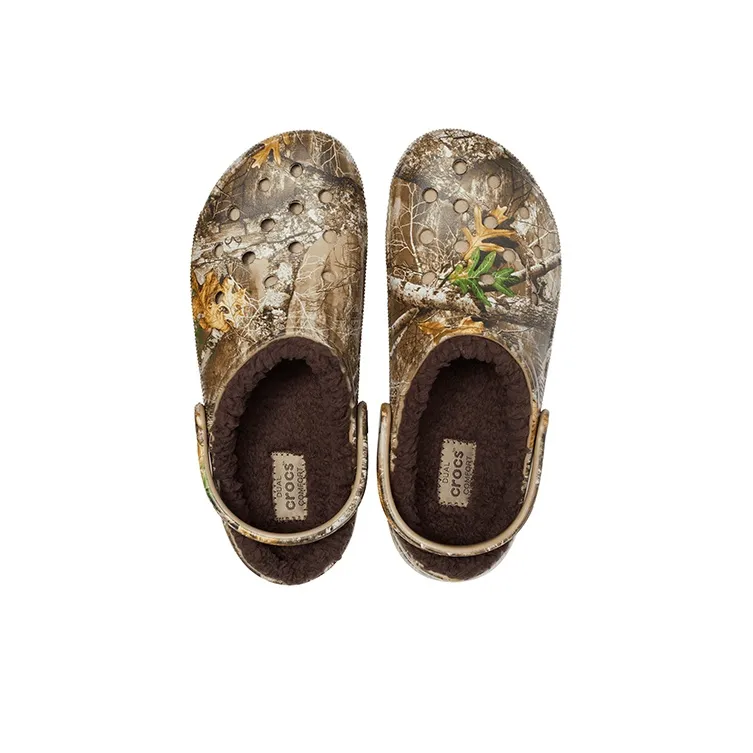 Crocs Classic Lined Realtree Edge Clog 'Brown'-4