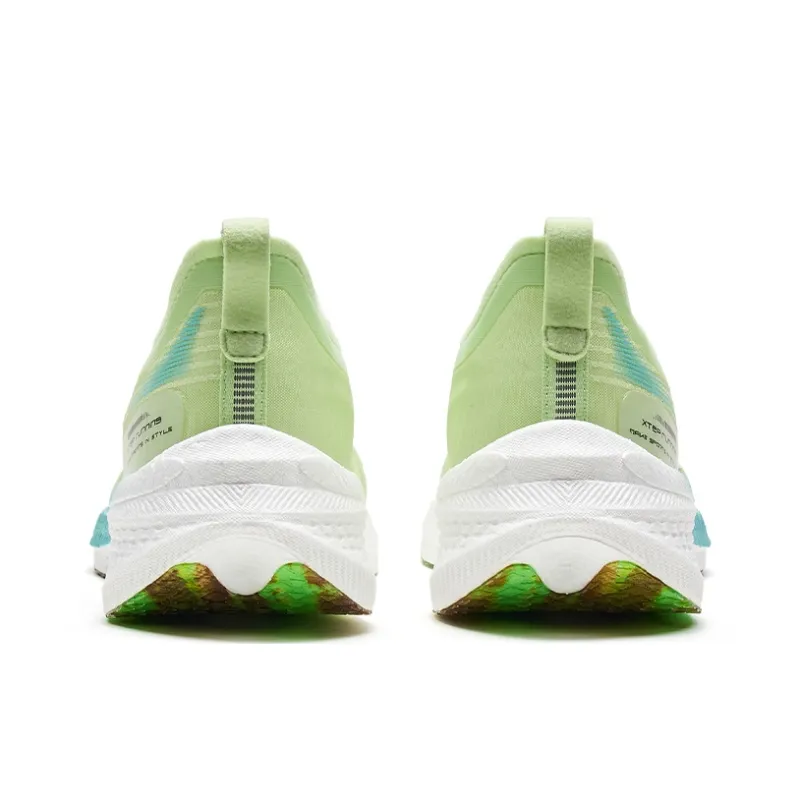 XTEP Two Thousand Kilometers 1.0 Anti Slip Wear Resistant Low Top Running Shoes Men's Jelly Green-4