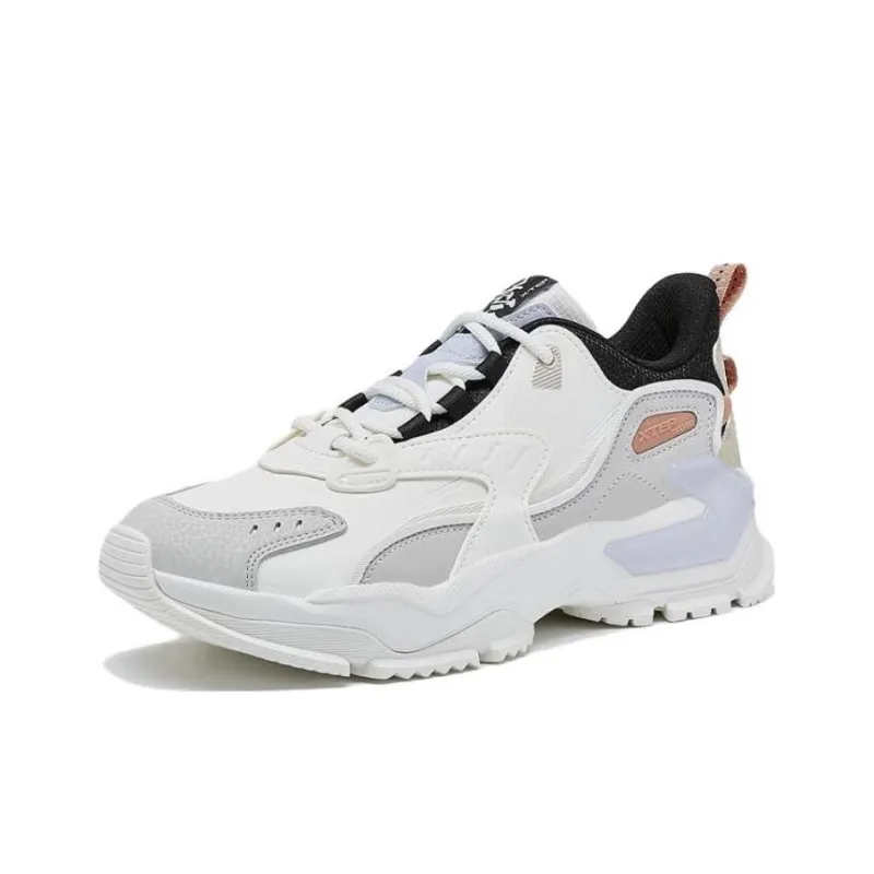 XTEP Red Rock 2.0 Wear Resistant Slip Resistant Low Top Sports Casual Shoes Women's White Gray-1