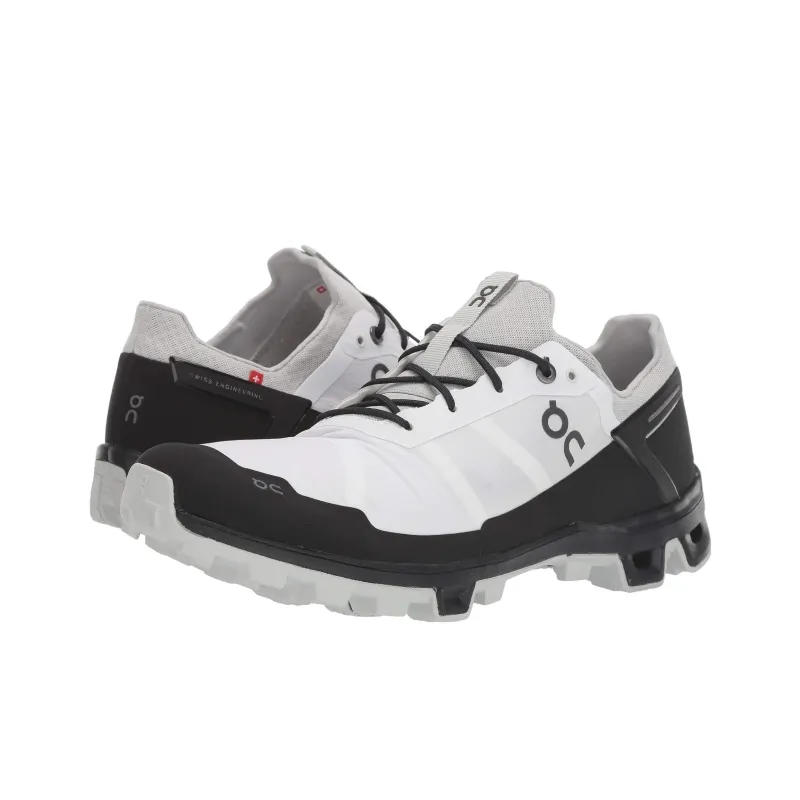 On Running Cloudventure Peak White Black-3