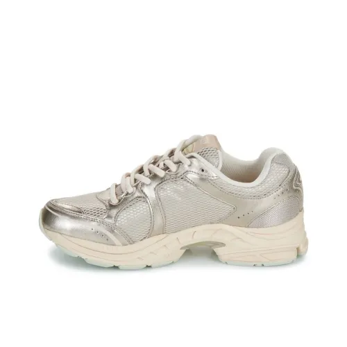 Saucony ProGrid Triumph 4 Cushioning, Wear Resistant Outdoor Shoes Women's Beige Silver
