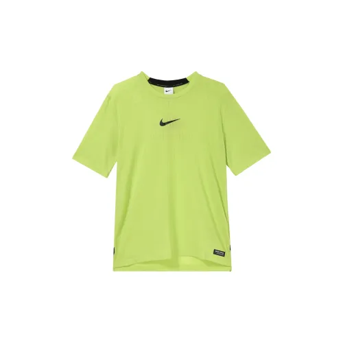 Nike T-Shirts Men Atomic Green