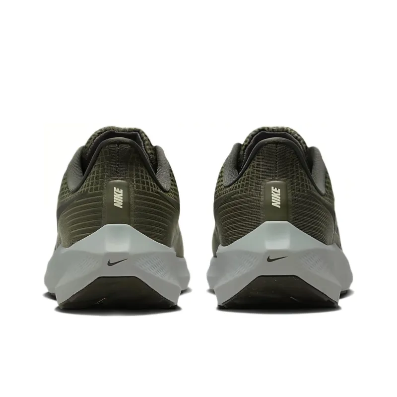 Nike 'Black'-4