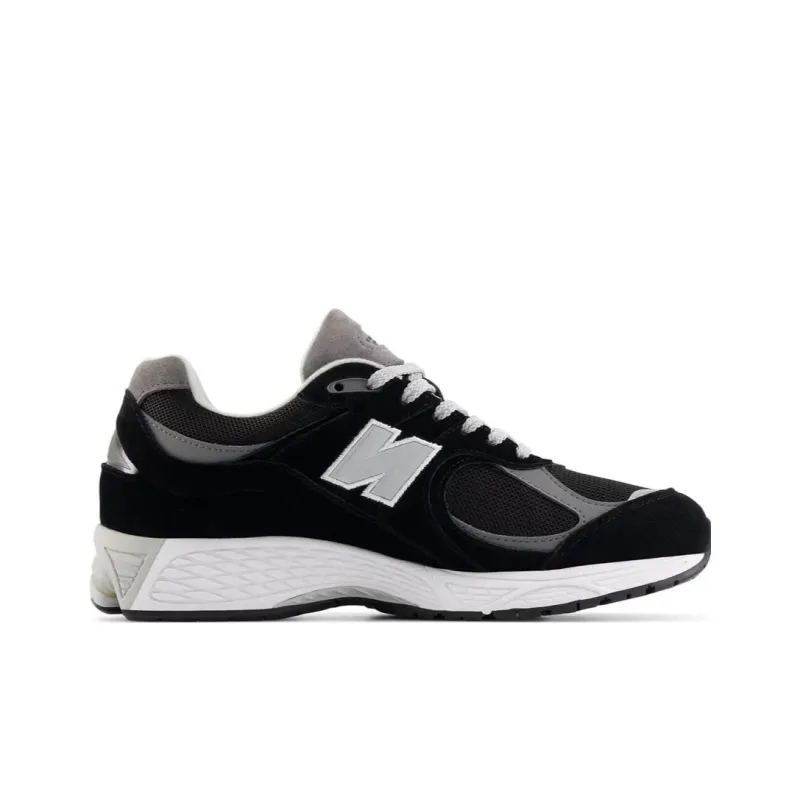 New Balance 2002R Gore Tex Black Castlerock-1