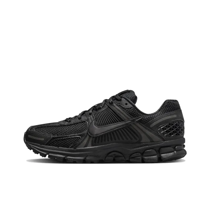 Nike Zoom Vomero 5 Triple Black-0