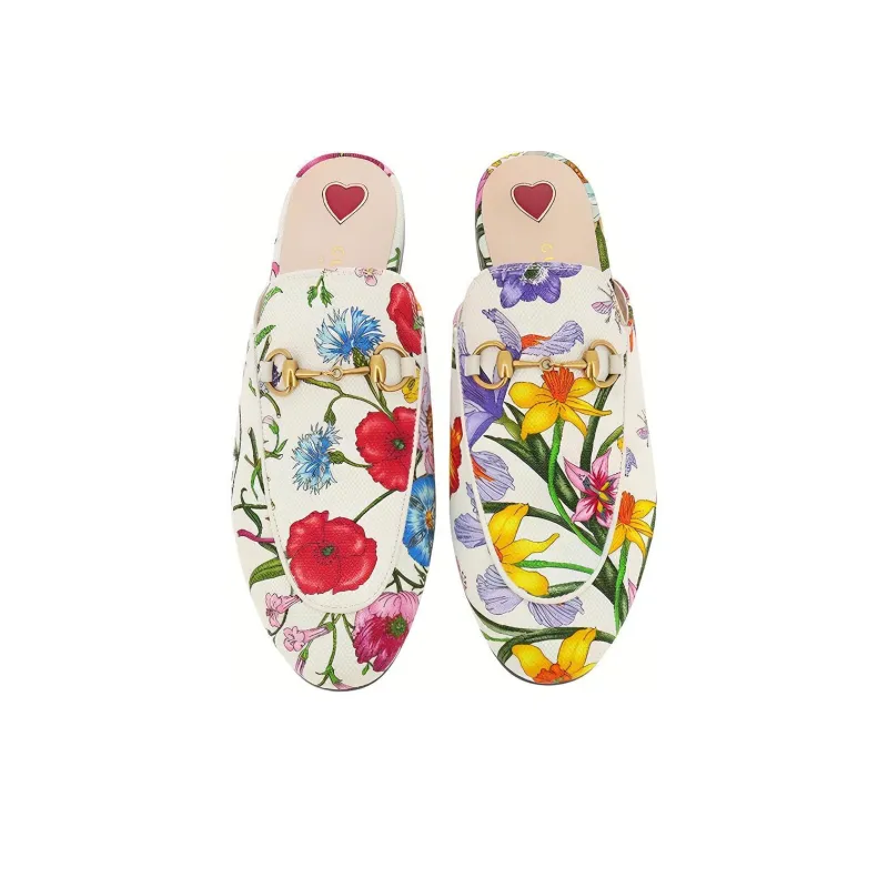 GUCCI Closed Toe Slippers Women's-4