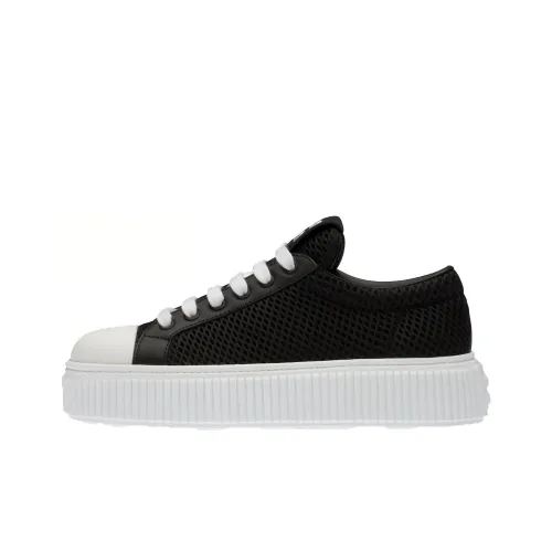 MIU MIU Low Top Stylish Skateboarding Shoes Women's Black