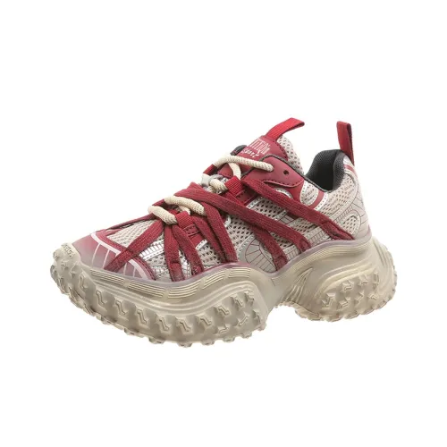 Take the Qin Chunky Sneakers Women's Low-Top