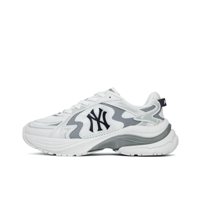MLB New York Yankees Anti Slip Wear Resistant Low Top Running Shoes Unisex Pioneer White-0