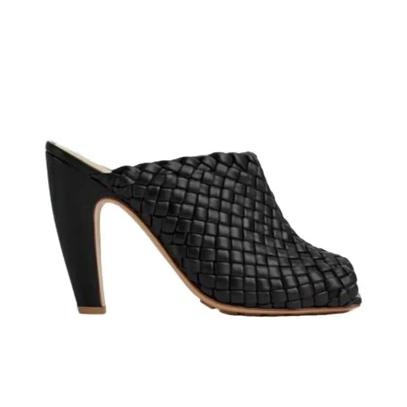 Bottega Veneta Closed Toe Slippers Women's Black-1