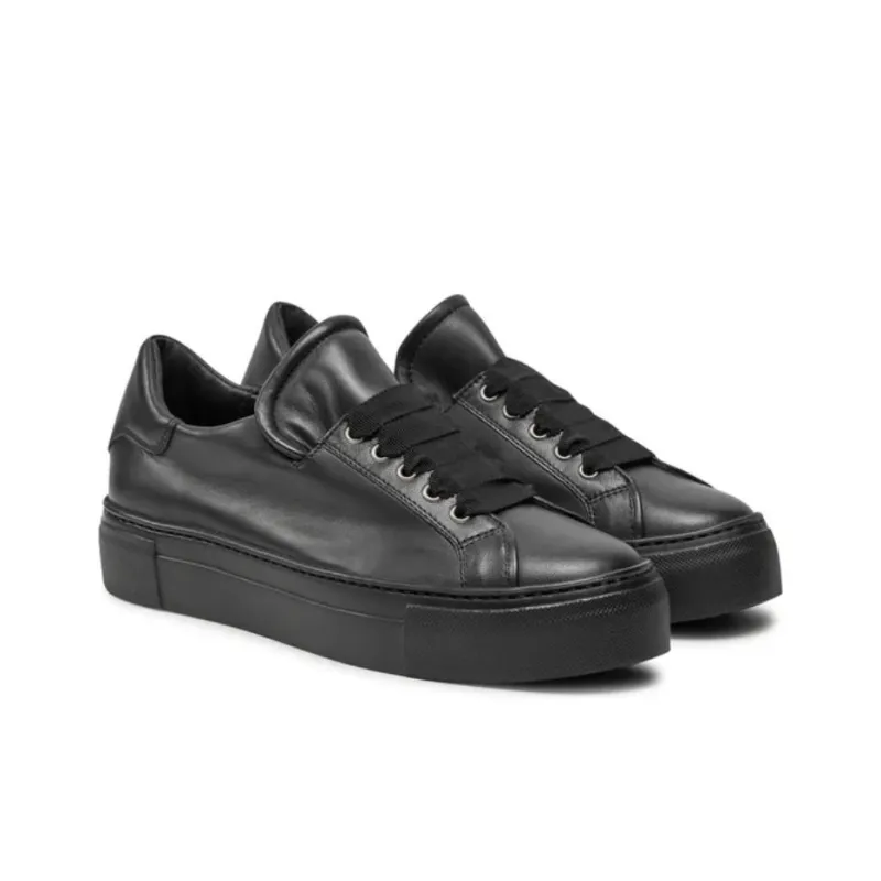AGL Low Top Skateboard Shoes Women's Black-2
