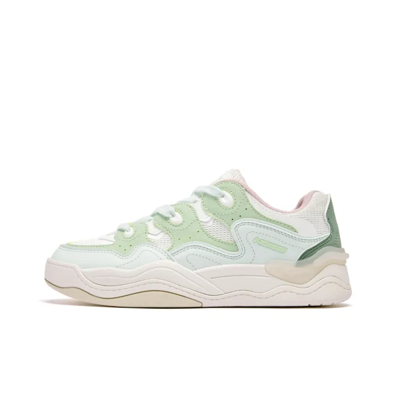 QIAODAN Anti Slip Wear Resistant Low Top Skateboard Shoes Women's Green White-0