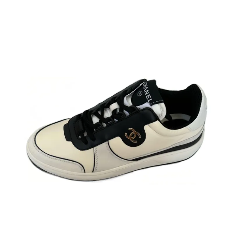 CHANEL Wear Resistant Low Top Skateboard Shoes Women's White Black-0