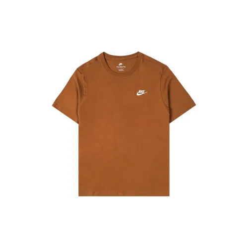 Nike T-Shirts Men Light English Tan