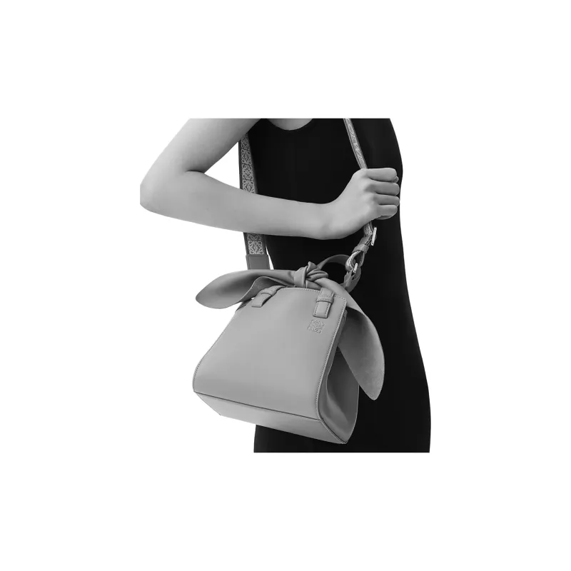 LOEWE Hammock Nugget Nappa Cow Leather Portable Crossbody Bag Shoulder Bag Women's Pink-8