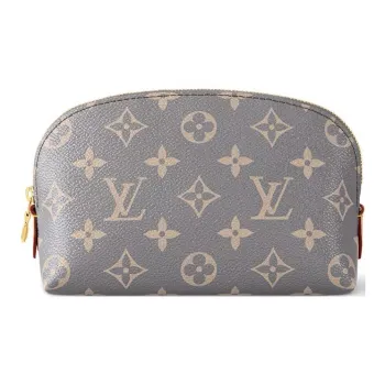 LOUIS VUITTON Pochette Cosmétique Pm