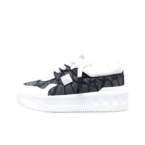 Valentino One Stud Low Top Skateboard Shoes Women's Blue