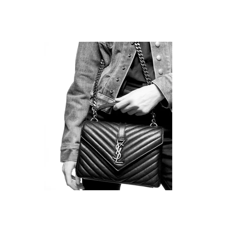 SAINT LAURENT Logo Plaque Shoulder Bag Quilted Black-4