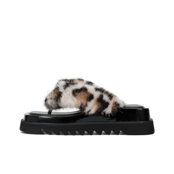 UanDi Fuzzy Abrasion Resistant Slip Resistant Flip Flops Women's Silver