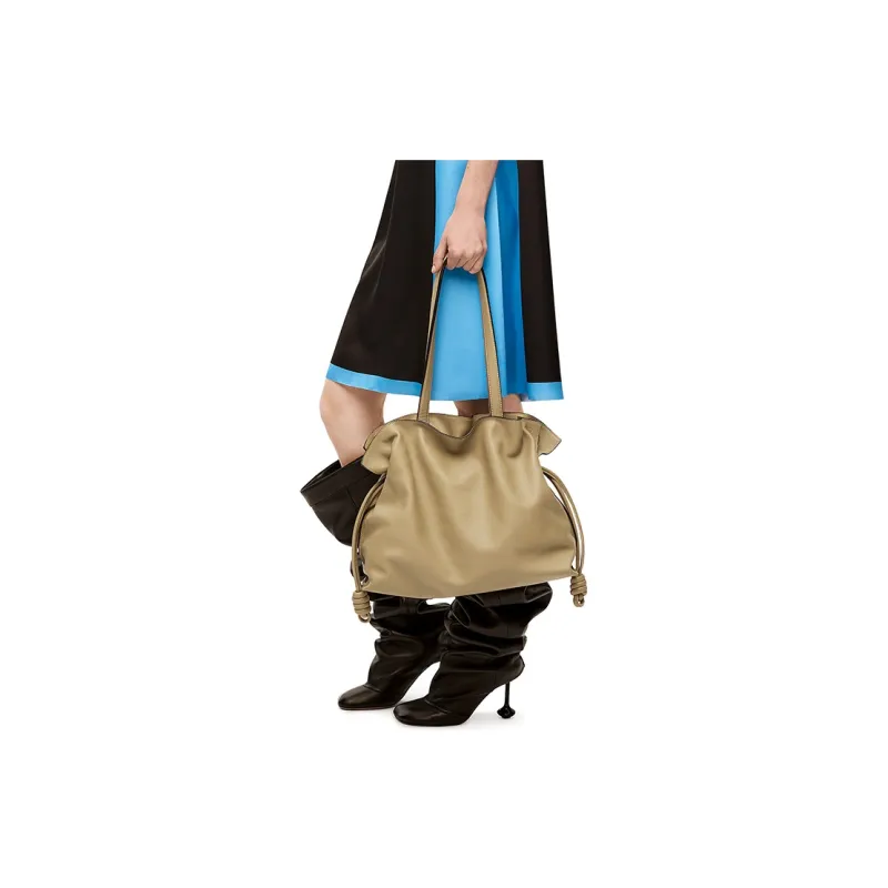 LOEWE Flamenco Clutch In Nappa Calfskin Large Clay Green-3