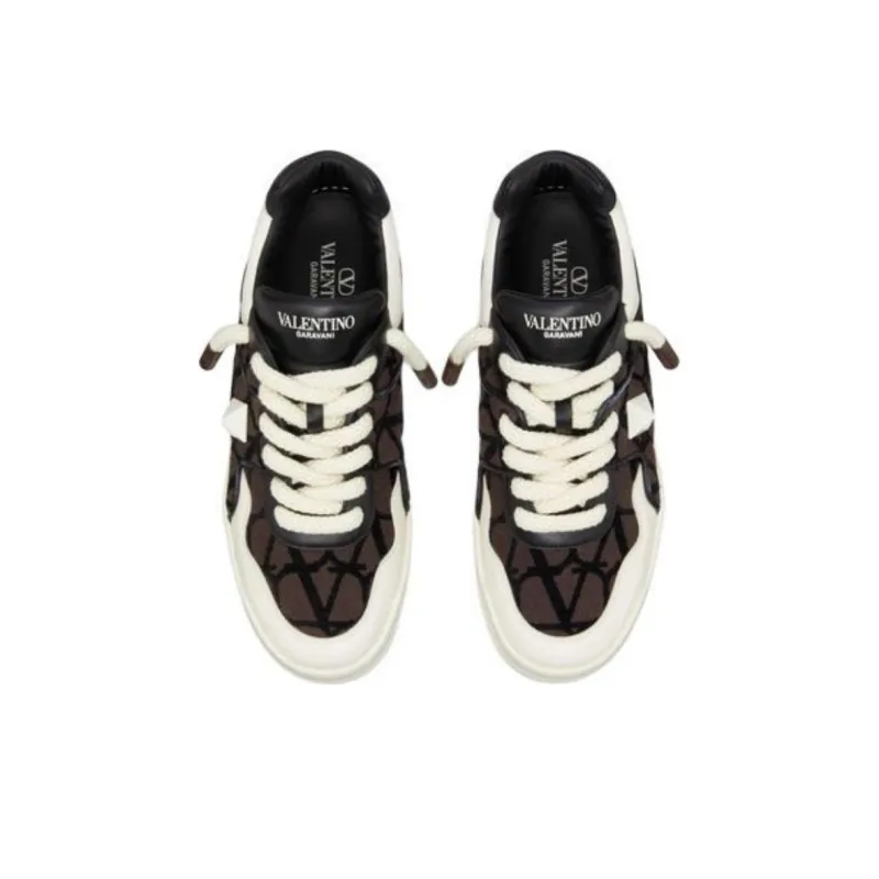 Valentino One Stud Low Top Stylish Skateboarding Shoes Men's Umber White-4