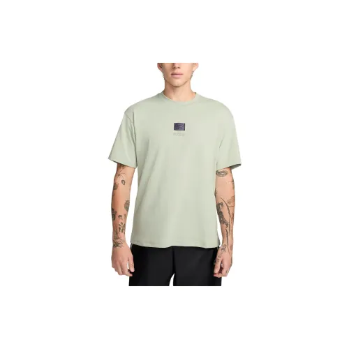 Nike Sportswear T-Shirts Men Green