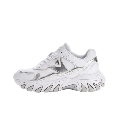 GUESS Casual Shoes Women's Low-Top White