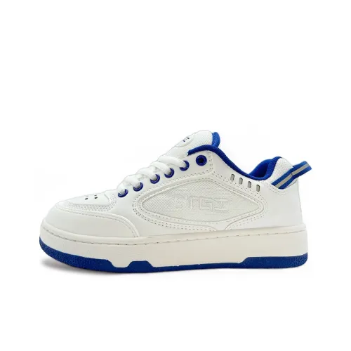 ITGI Anti Slip Wear Resistant Low Top Skateboard Shoes Unisex White Blue
