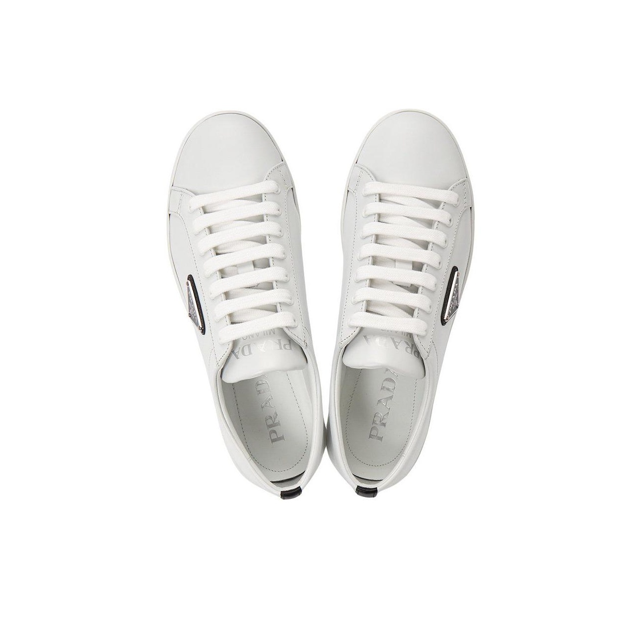 【PRADA】men's ボードシューズ ワンポイントロゴwhitered PRADA】men's ボードシューズ ワンポイントロゴwhitered