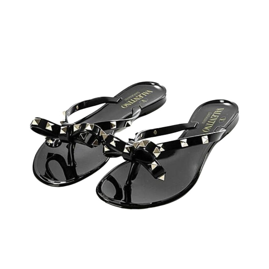 サンダル・ミュール Valentino Garavani Flip-Flop VALENTINO GARAVANI The Rockstud rubber flip flops | NET-A-PORTER