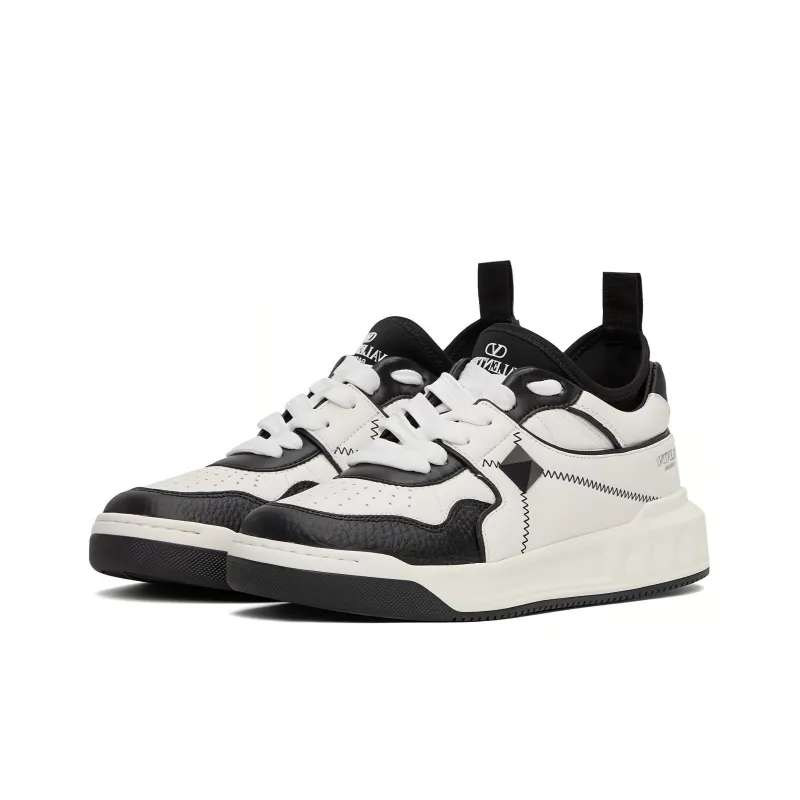 Valentino One Stud Low Top Skateboard Shoes Men's White Black-2
