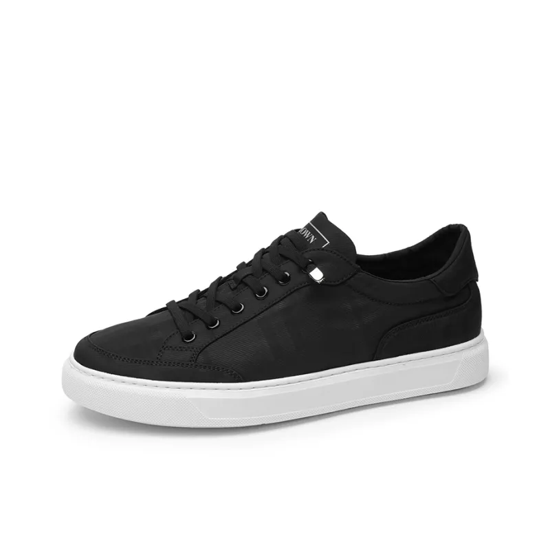 CROWN Stylish Skateboarding Shoes Men's One Yard Larger-1
