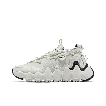 Erke Tianmu Mountain Anti Slip Wear Resistant Low Top Sports Casual Shoes Women's Silver Black