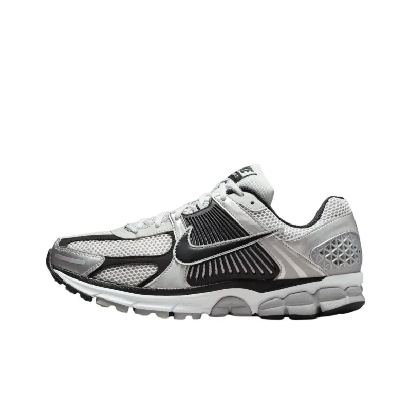 Nike Zoom Vomero 5 Metallic Silver Black-0