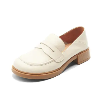 PT'SON Loafers Women's Low Top Ecru/Black