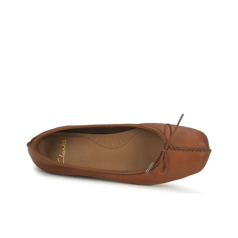 Clarks Women's Casual Shoes Women's Low Top Brown-4