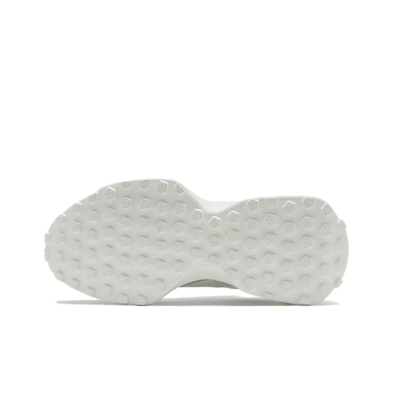 KSWISS Slip Resistant Thermal Low Top Casual Shoes Unisex White Gold-4