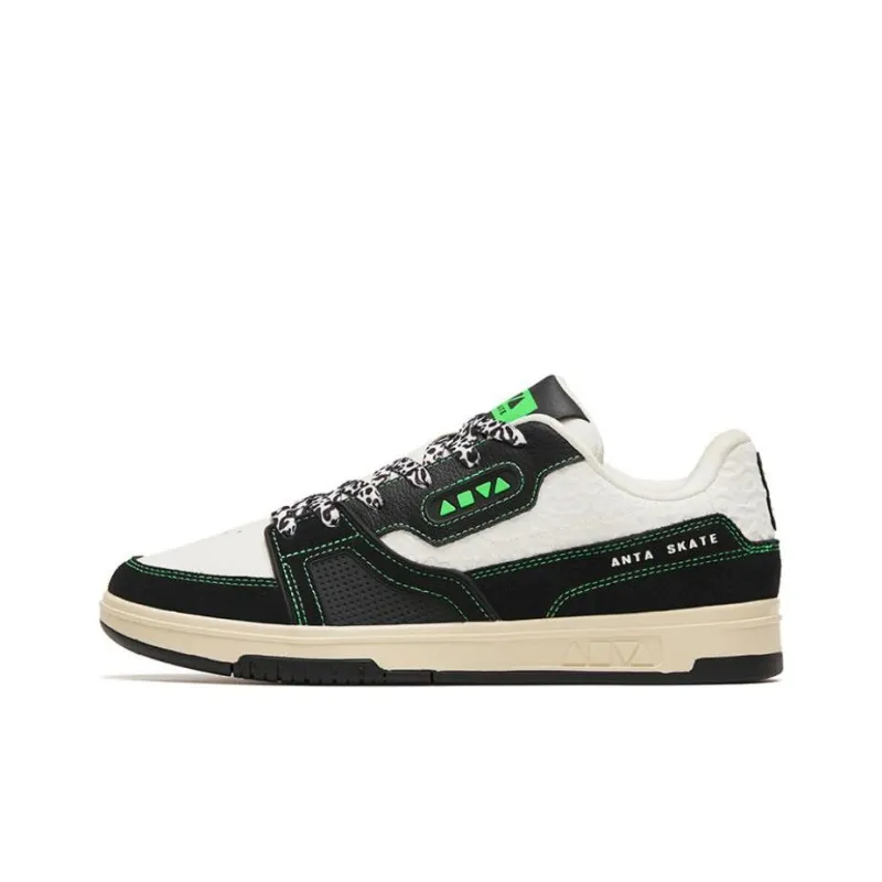 Anta Qiuyou Non slip Lightweight Low Top Skateboard Shoes Women's Black White Green-0