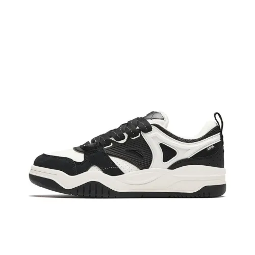 ANTA Skateboard Shoes Men Low-Top Black/Ivory White