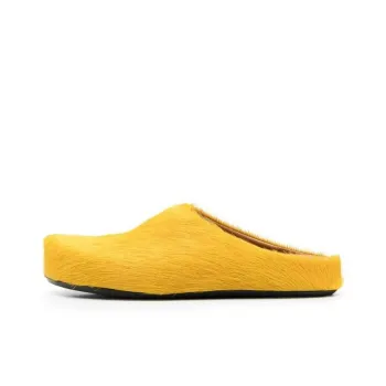 MARNI Fussbett Closed Toe Slippers Men's Yellow